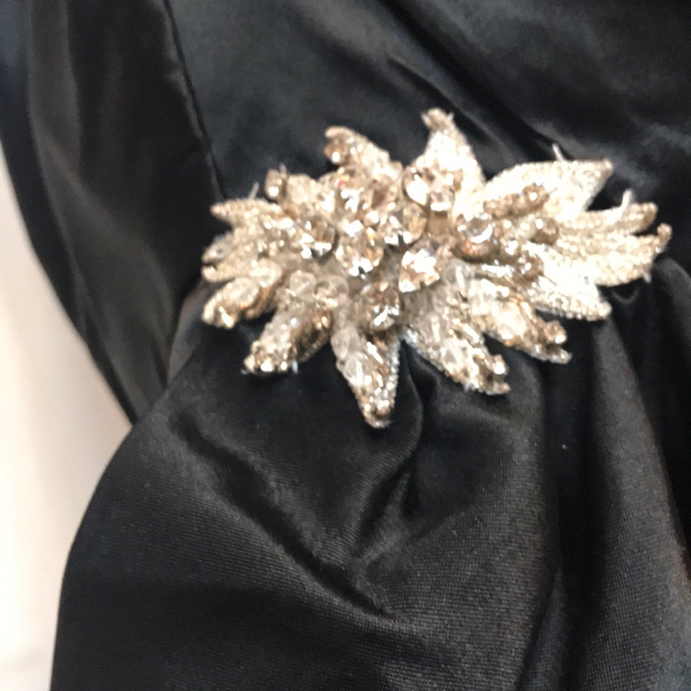 Black Mermaid Style Formal Dress - Picture 3 of 4